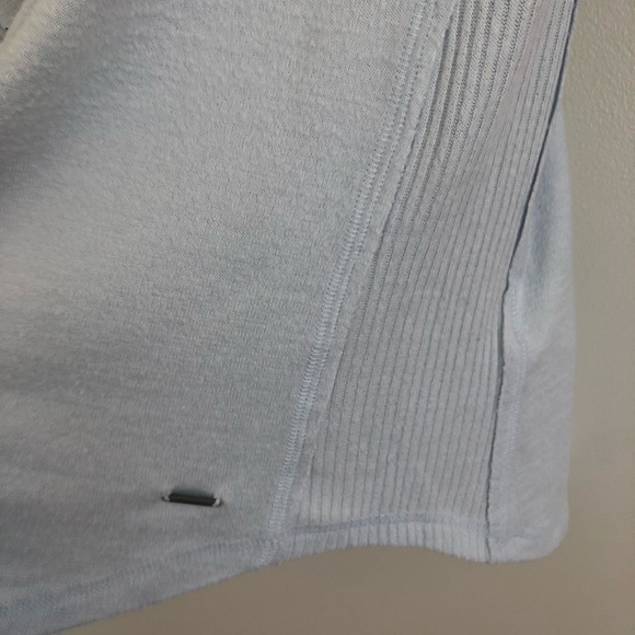 EUC Abercrombie Cozy Long-Sleeve V-Neck Legging Tee - Picture 5 of 8